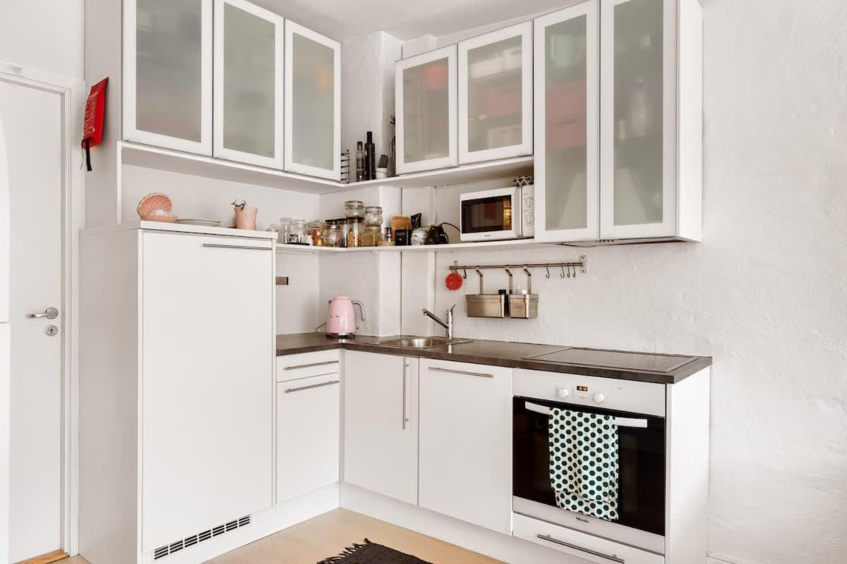 Dinbnb I 400m To Stortinget And Metro I Private Roof Terrace Hébergement de vacances Oslo